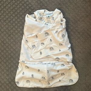 Halo sleep sack swaddle size newborn, gently used